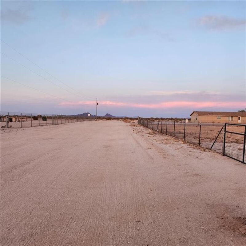2.93 ACRES WITH ALL UTILITIES IN WELLTON, AZ Listed on