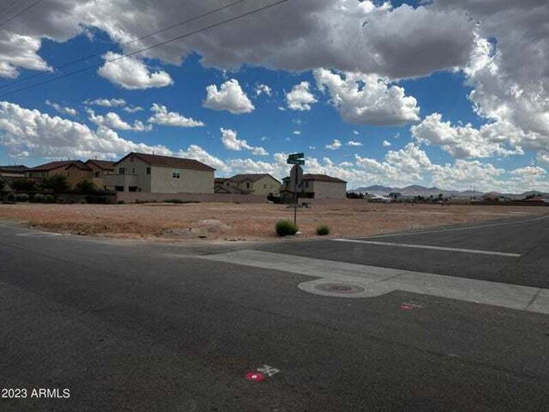 1.25 Acres in Clark County, NV! Listed on